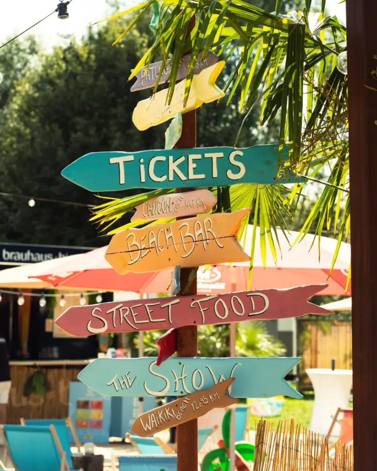 Instagram post from endlessvariete. This post is in position 7.